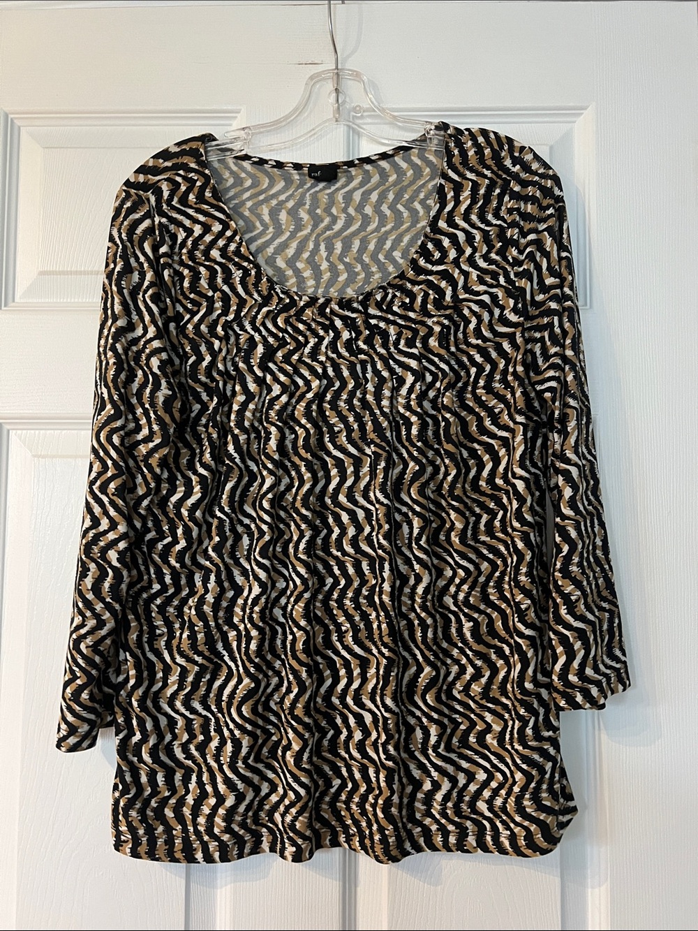 Rafaella Black and Tan Wave-Print Long Sleeve Scoop Neck Top